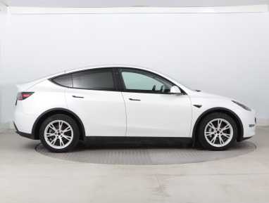 Tesla Model Y - 2023