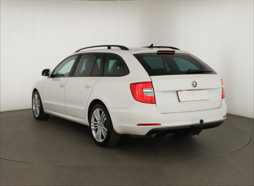 Škoda Superb, 2015