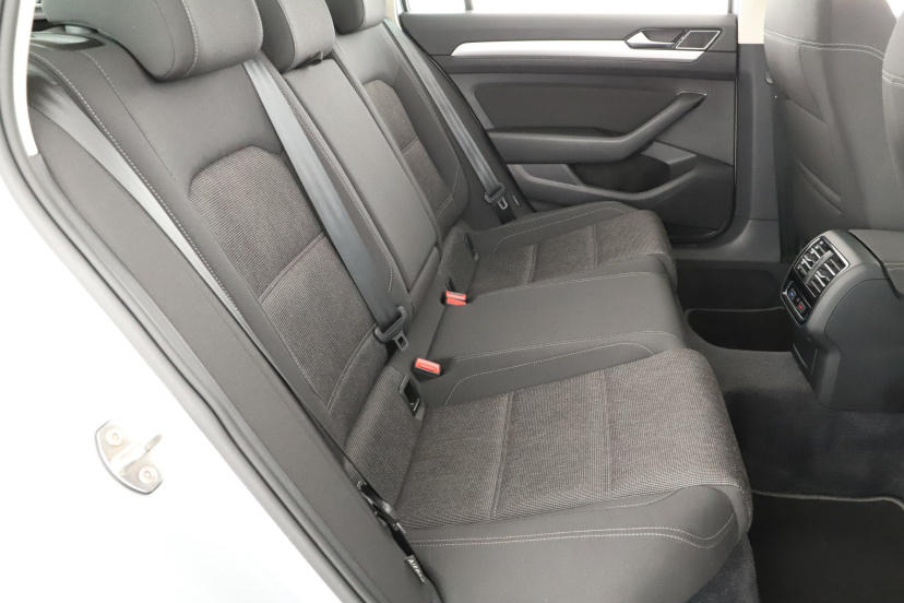 Volkswagen Passat, 2016