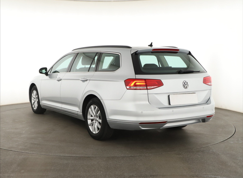 Volkswagen Passat, 2016