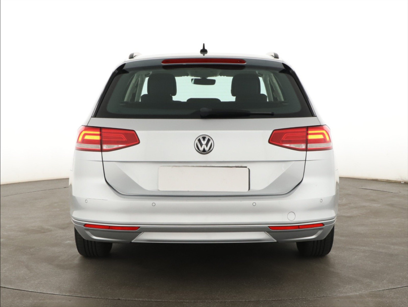 Volkswagen Passat, 2016