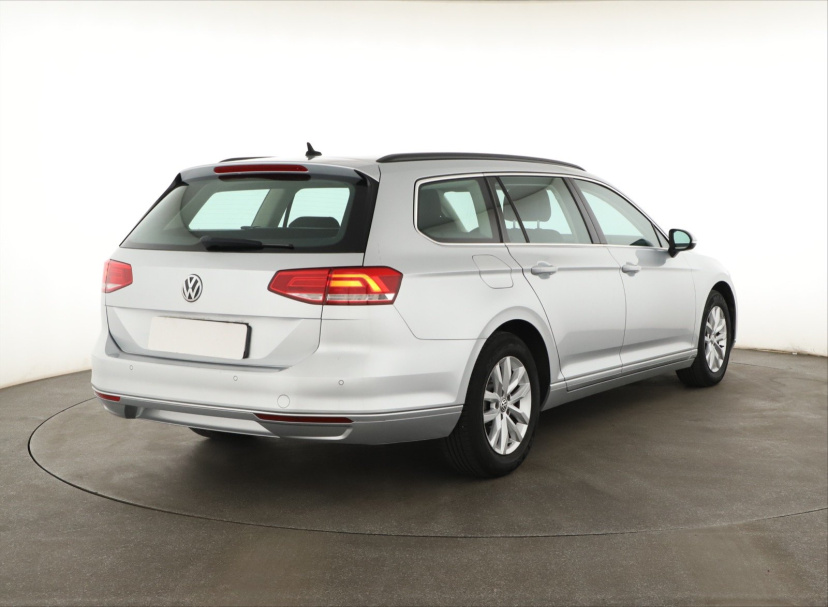 Volkswagen Passat, 2016