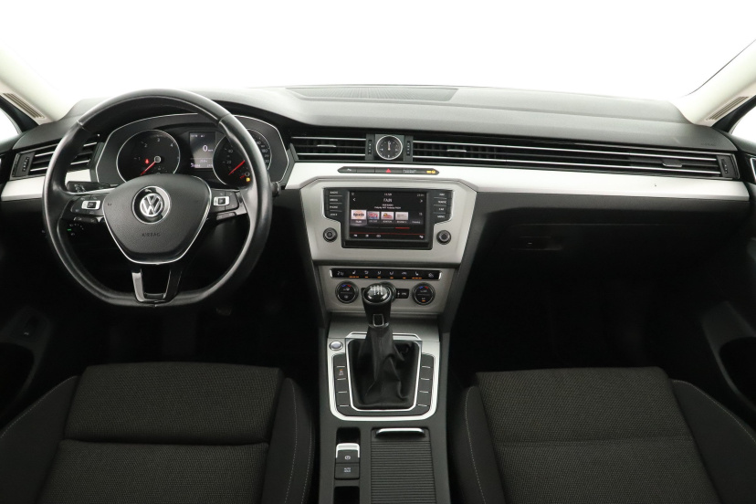 Volkswagen Passat, 2016