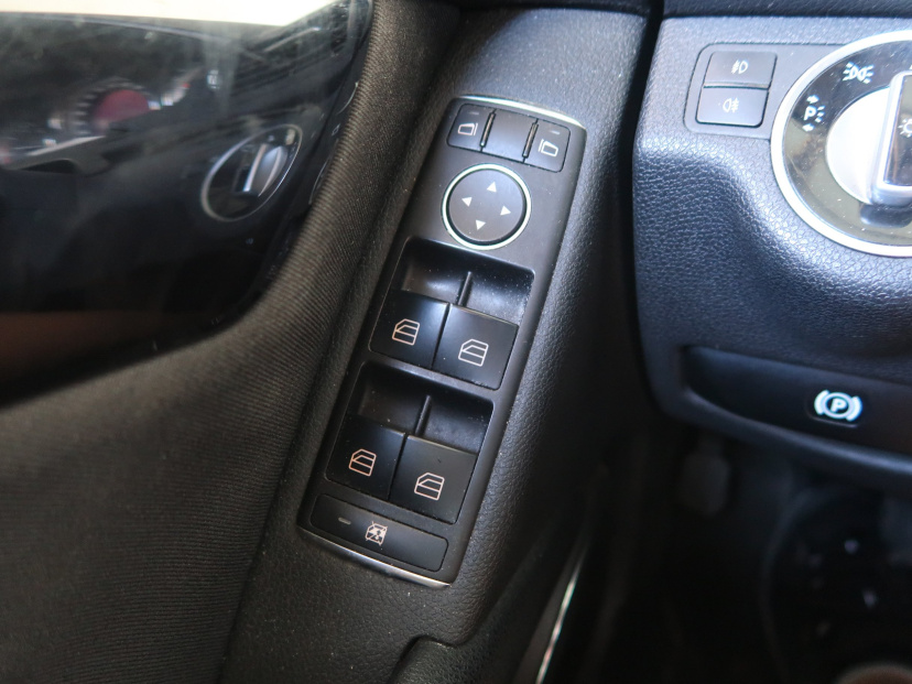Mercedes-Benz C, 2010