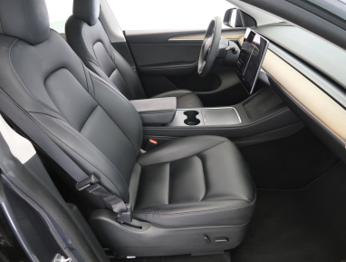 Tesla Model Y - 2022