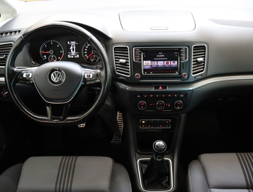 Volkswagen Sharan, 2016