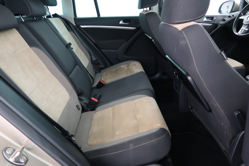 Volkswagen Tiguan, 2012