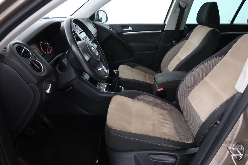 Volkswagen Tiguan, 2012