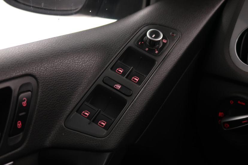 Volkswagen Tiguan, 2012