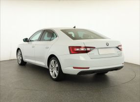 Škoda Superb - 2017