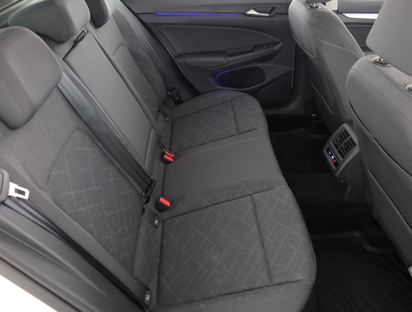 Volkswagen Golf, 2023