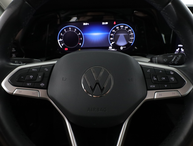 Volkswagen Golf, 2023