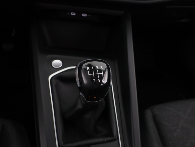 Volkswagen Golf, 2023