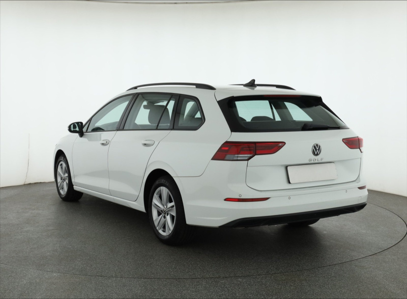 Volkswagen Golf, 2023