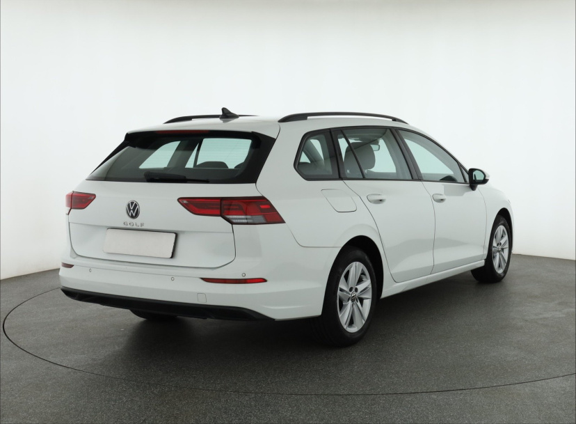 Volkswagen Golf, 2023