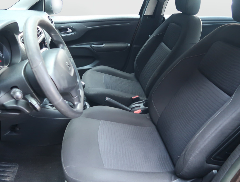 Peugeot 301, 2015