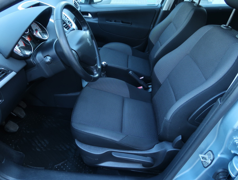 Peugeot 207, 2011