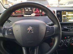 Peugeot 208 - 2014