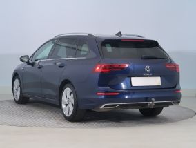 Volkswagen Golf - 2021