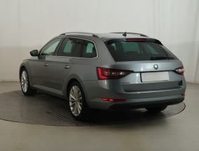 Škoda Superb - 2017