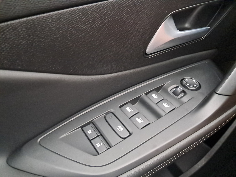 Peugeot 408, 2025