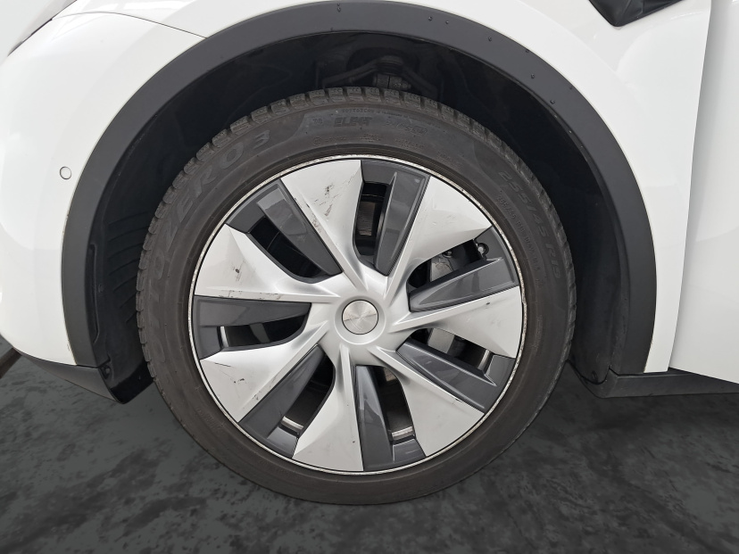 Tesla Model Y, 2022