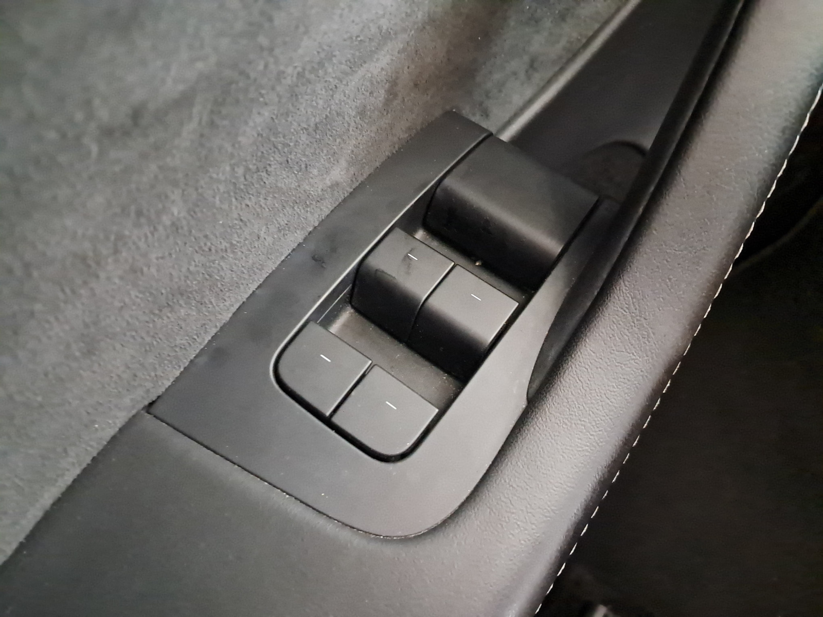 Tesla Model Y Long Range AWD – fotografie 30