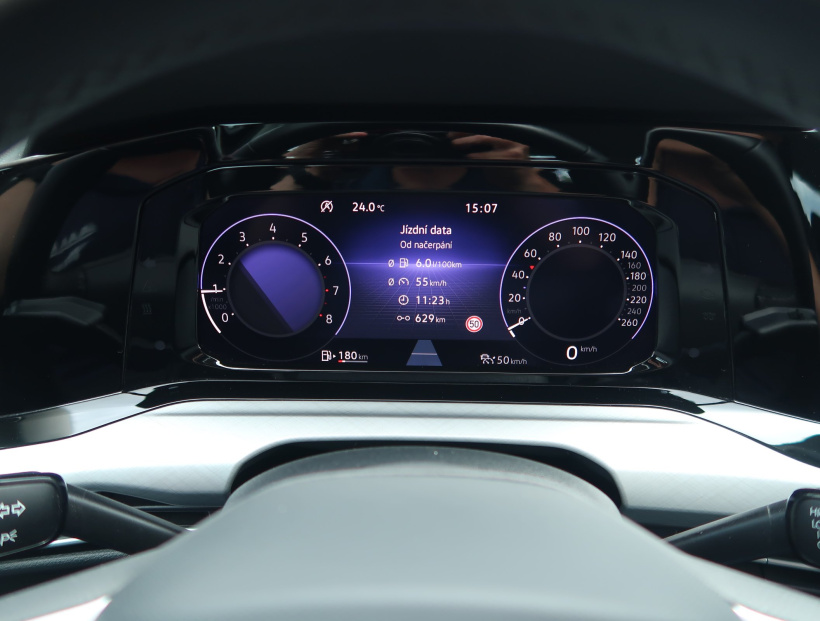 Volkswagen Golf, 2023
