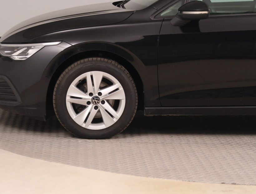 Volkswagen Golf, 2023