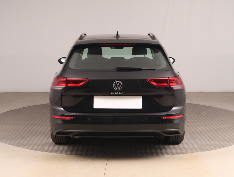 Volkswagen Golf, 2023