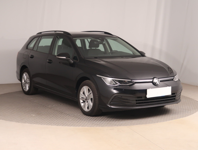 Volkswagen Golf, 2023