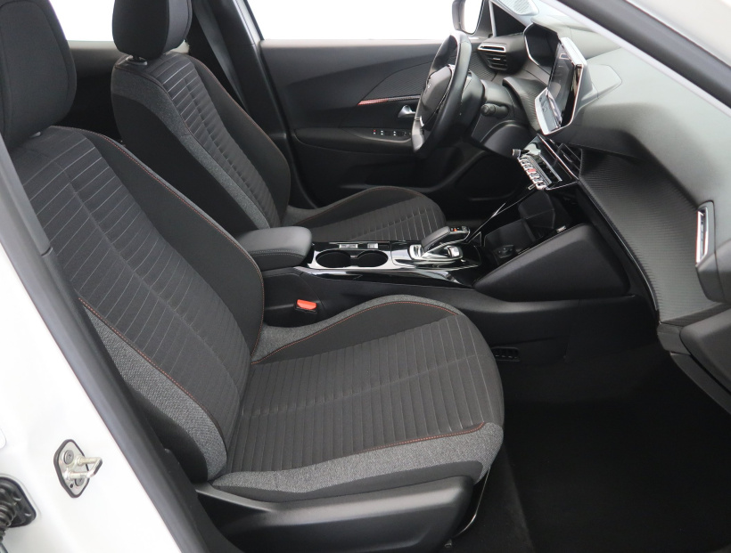 Peugeot e-2008, 2021