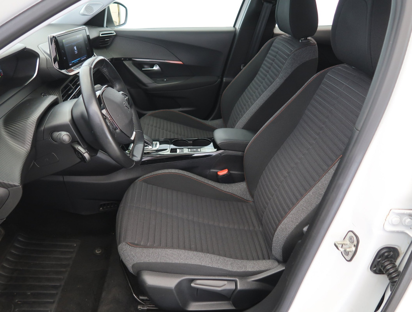 Peugeot e-2008, 2021