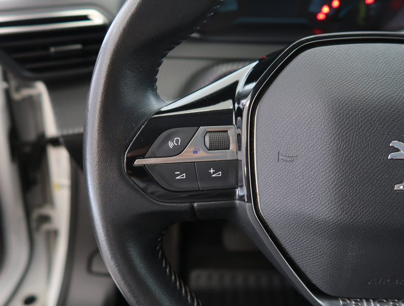 Peugeot e-2008, 2021