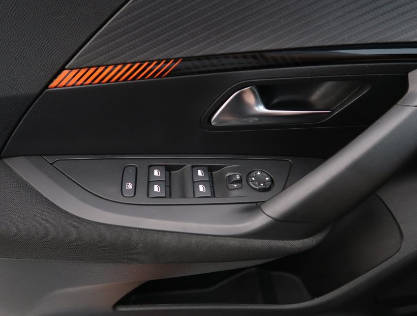 Peugeot e-2008, 2021
