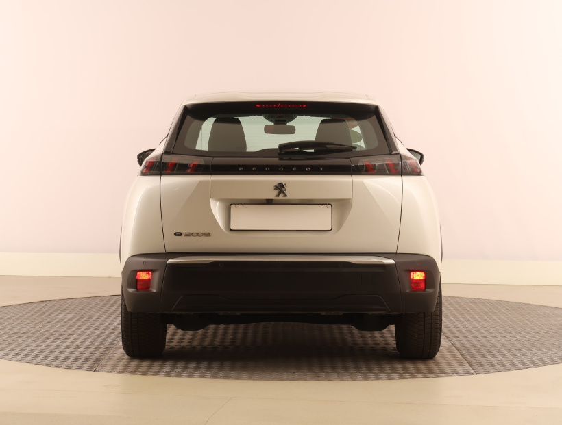 Peugeot e-2008, 2021