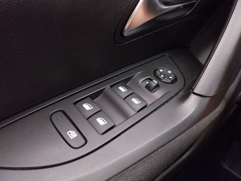 Peugeot e-2008, 2021