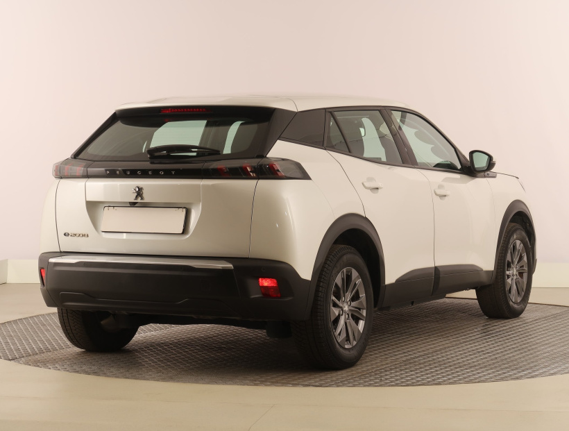 Peugeot e-2008, 2021