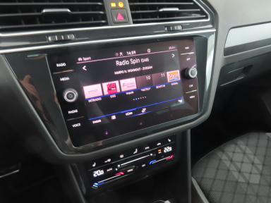 Volkswagen Tiguan - 2021