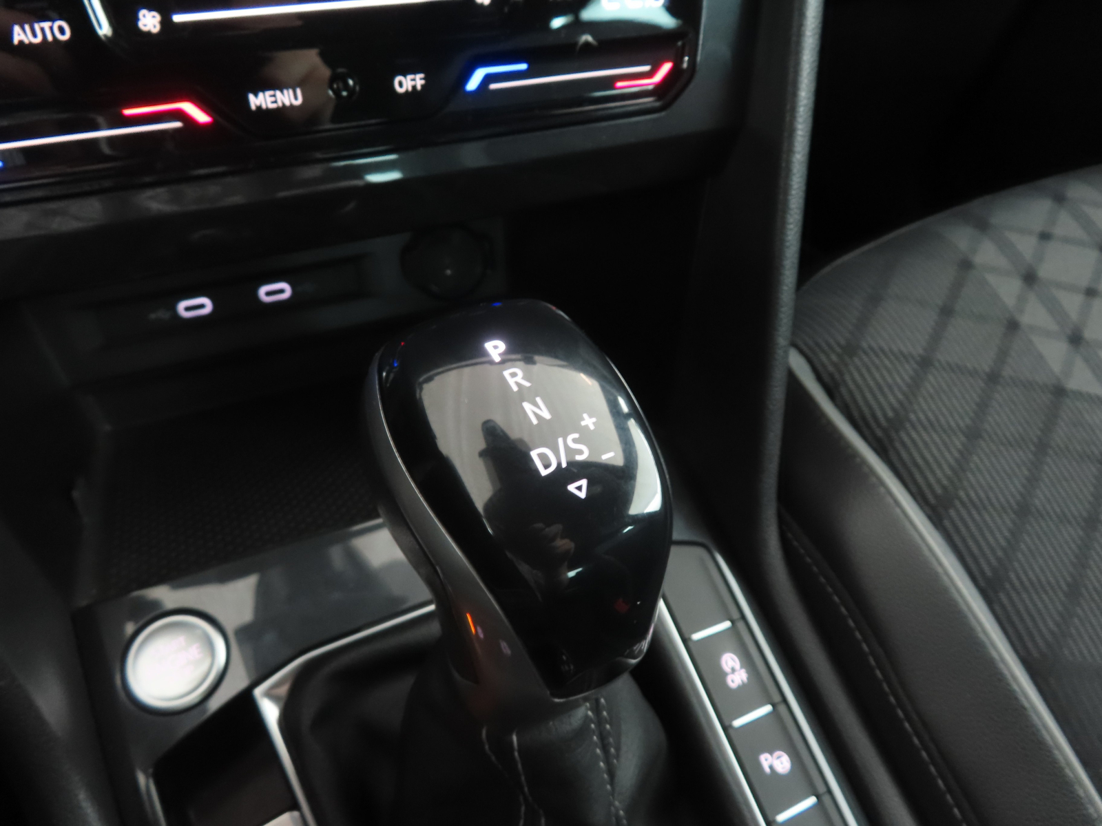 Volkswagen Tiguan - 2021