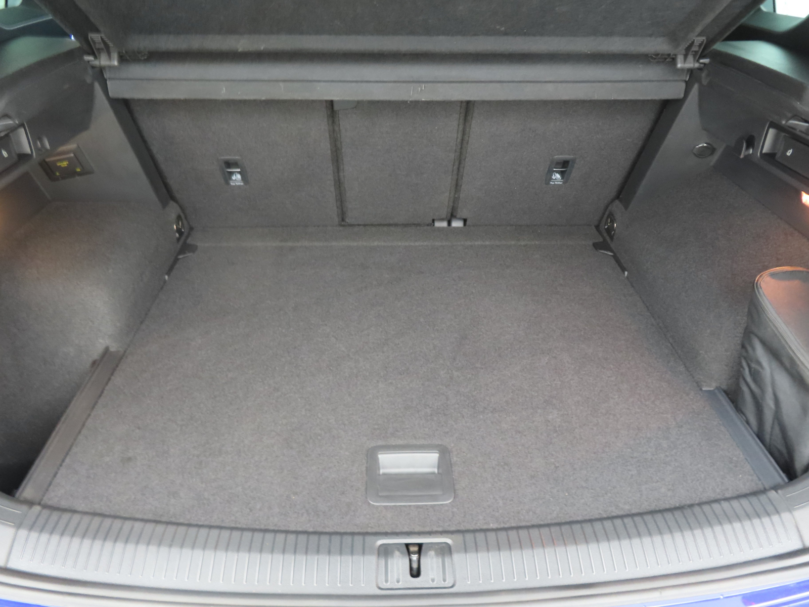 Volkswagen Tiguan - 2021