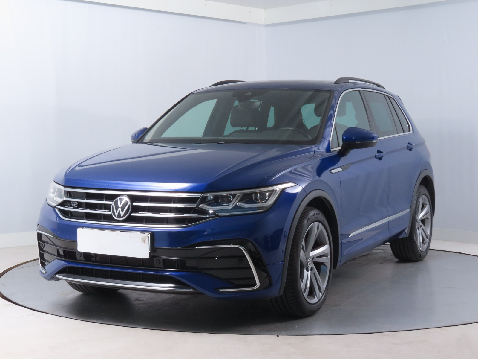 Volkswagen Tiguan - 2021