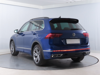 Volkswagen Tiguan - 2021