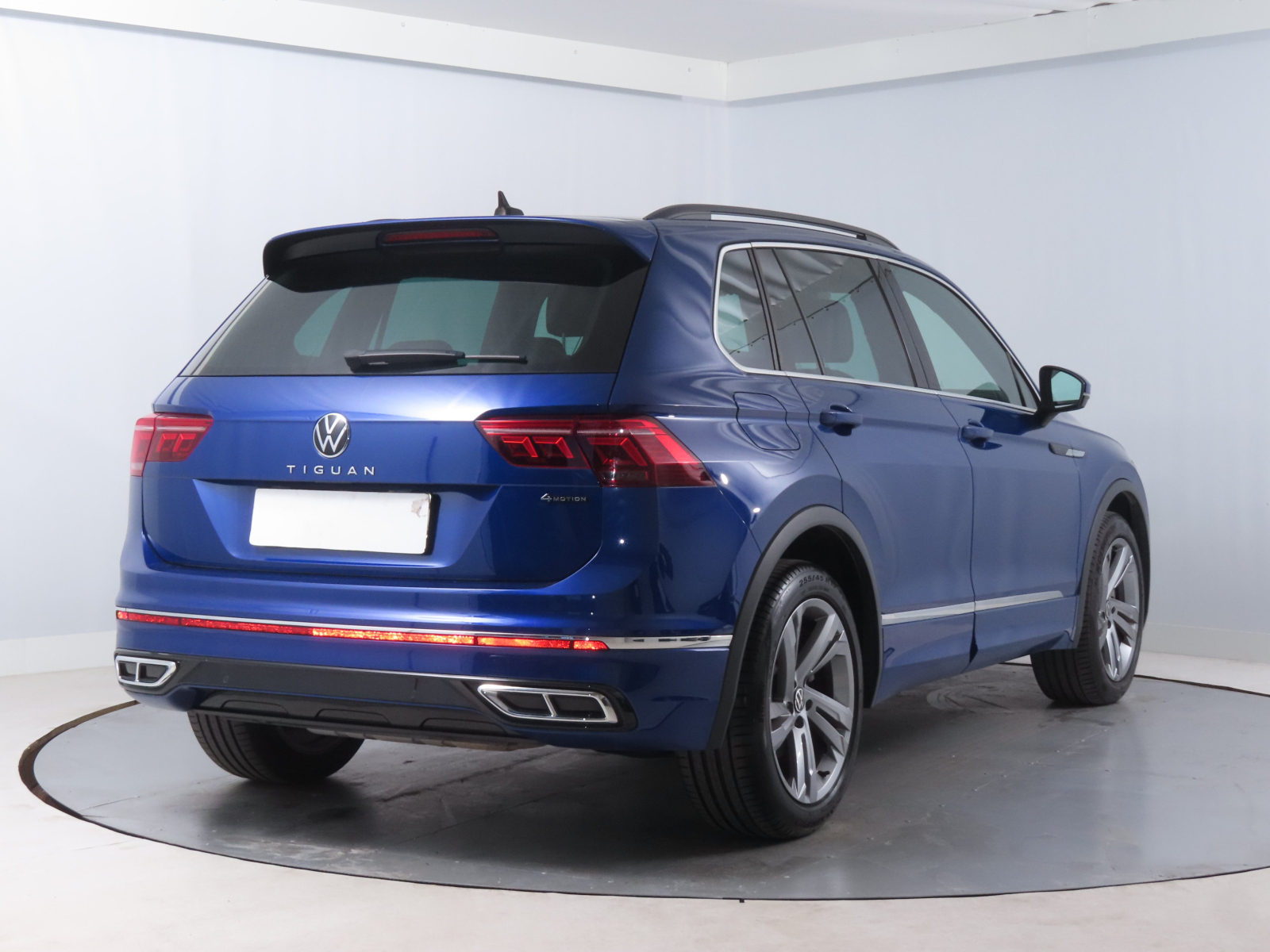 Volkswagen Tiguan - 2021