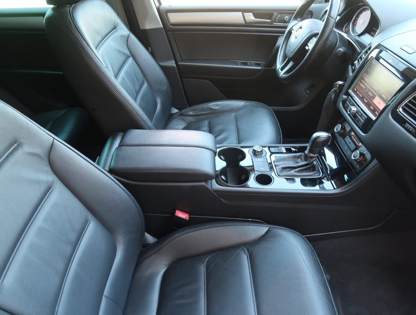 Volkswagen Touareg, 2011