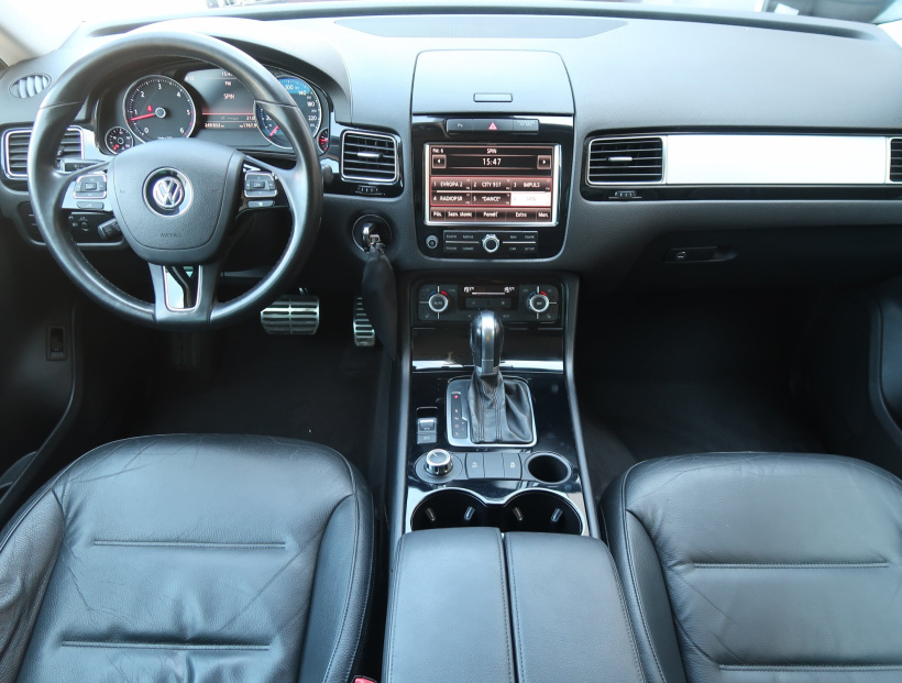 Volkswagen Touareg, 2011