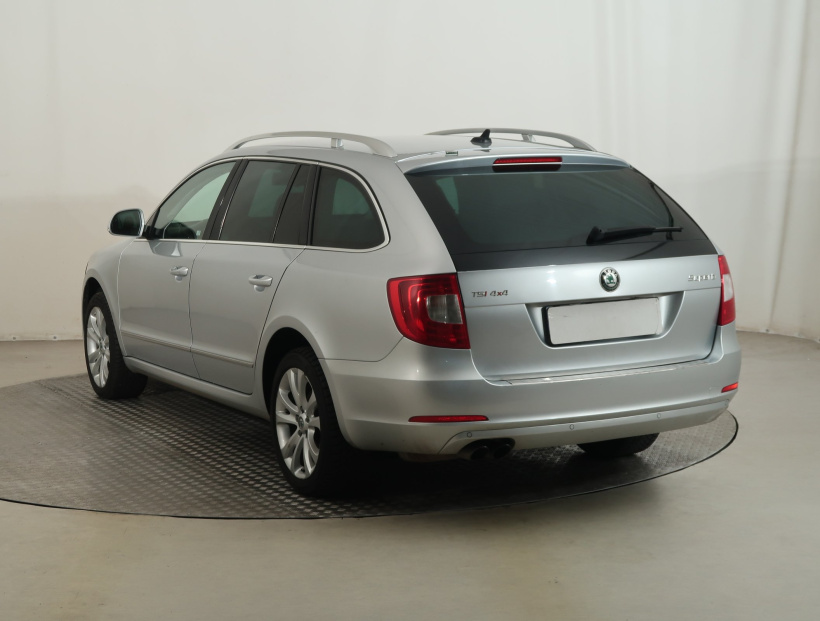 Škoda Superb, 2013