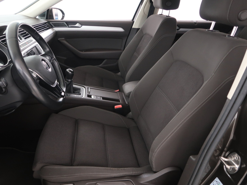 Volkswagen Passat, 2016