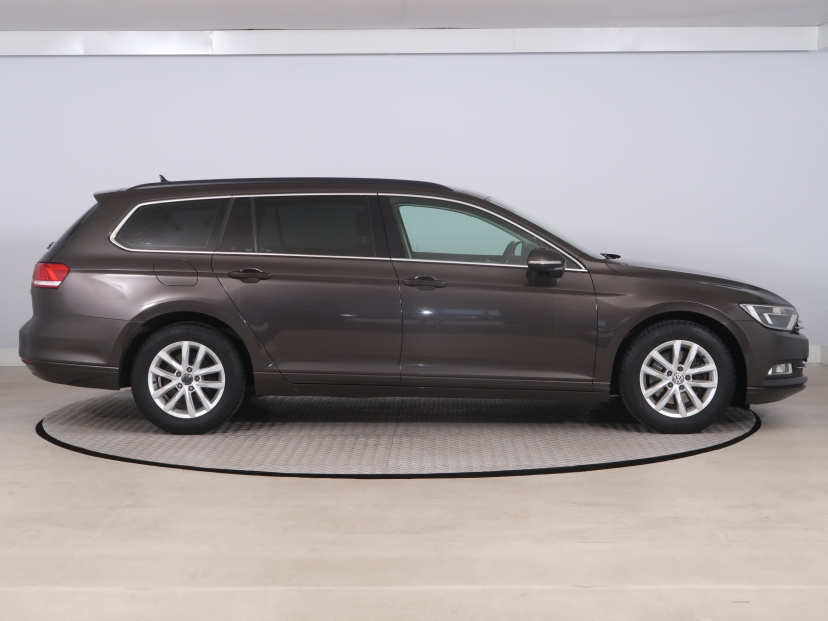 Volkswagen Passat, 2016