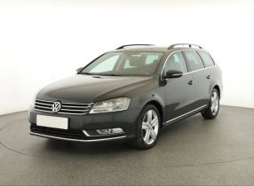 Volkswagen Passat - 2011